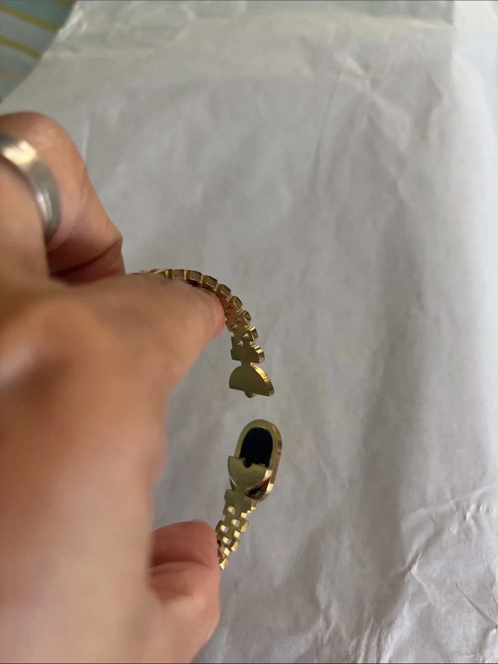 Elegant Women's Gold-Tone Bracelet Watch with Black Dial NOT REAL watch